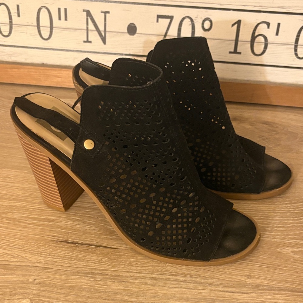 Elegant Black Peep-Toe Heeled Sandals